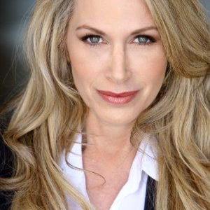 Kelly Lynn G. headshot